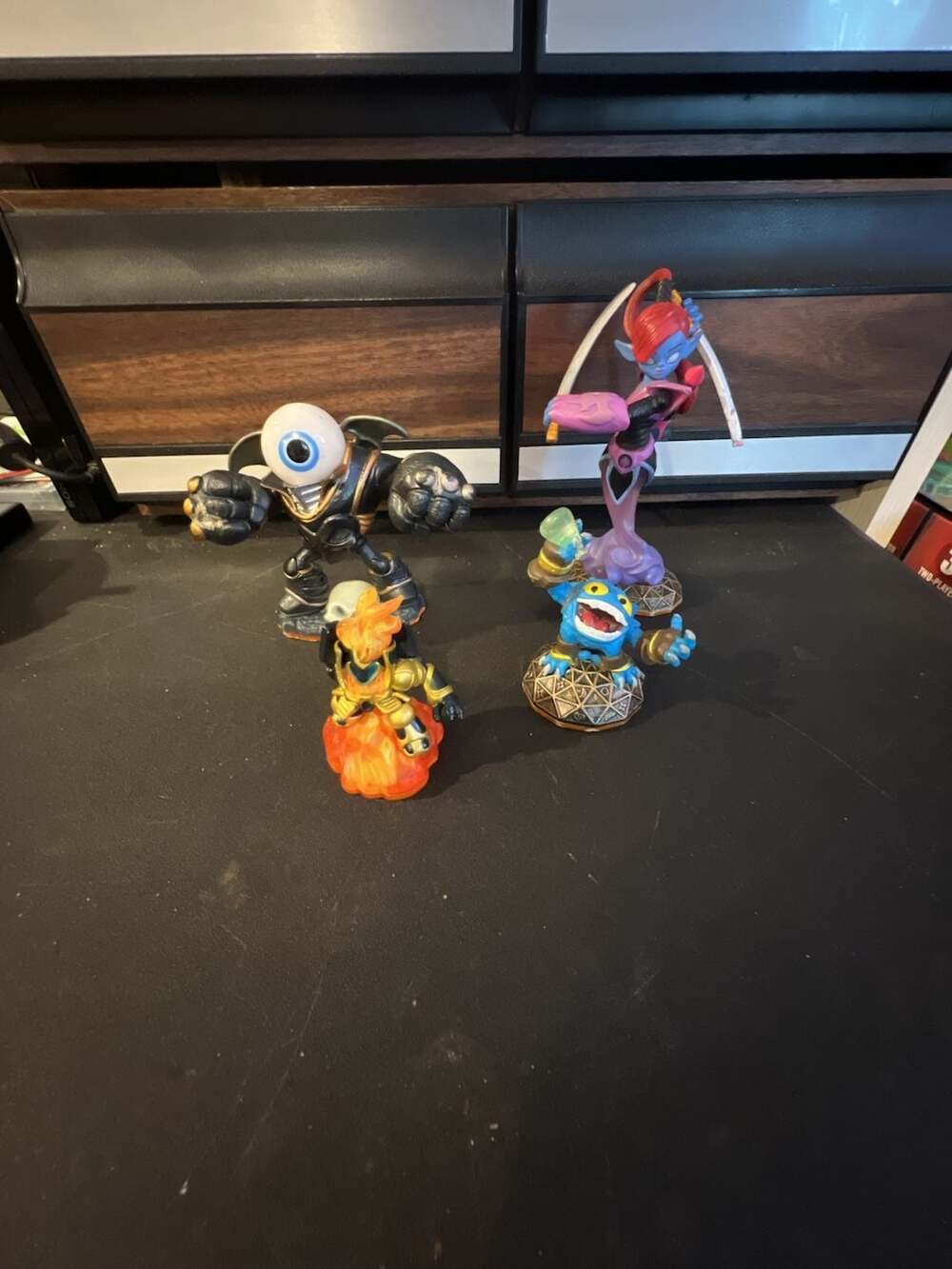 Lot 4 Skylanders Giants Figures: Eye-Brawl, Ninjini, Hot Head, & Slobber Tooth